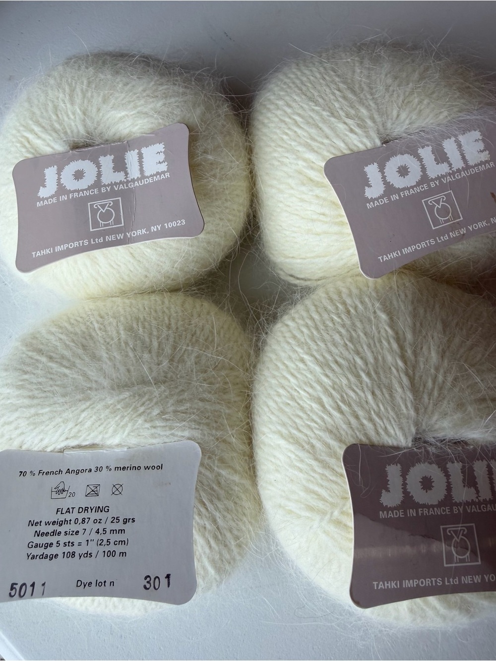 Jolie Angora-Merino Yarn Lot - 4 matching balls